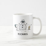 Erdnüsse | Snoopy & Woodstock Snowman | Name hinzu Kaffeetasse<br><div class="desc">Karo dieses lustige Design aus Erdnüssen mit Snoopy und Woodstock.</div>