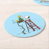 Erdnüsse | Snoopy & Woodstock Weihnachtsbaum Runder Pappuntersetzer (Angewinkelt)