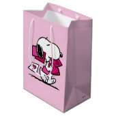 Erdnüsse | Valentinstag | Snoopie mit Valentinen Mittlere Geschenktüte (Rückseite Schrägansicht)