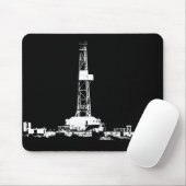 Erdölbohrungs-Anlage im Weiß auf Schwarzem Mousepad (Mit Mouse)