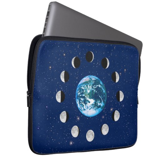 Erdphasen und Mondphasen im Hintergrund der Sterne Laptopschutzhülle (Vorne Rechts)