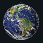 Erdportrait Dartscheibe<br><div class="desc">Das Earth’s Portrait ist ein phantastisches Foto,  das aus dem Weltall stammt und Nord- und Südamerika,  viele Wolken und die atlantischen und pazifischen Ozeane in voller lebendiger Farbe zeigt. #earth #space #nasa #photography #stylish</div>