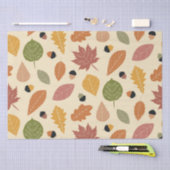 Erdreiche Herbstgänge mit beigen Acornen Seidenpapier (Handwerk)