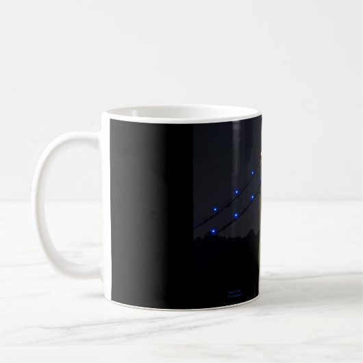 Erdscheinter Crescent Moon auf einer Brücke Kaffeetasse (Links)
