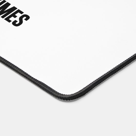 Erfahrene Bridge-Spieler tragen ihre Poker-Gesicht Schreibtischunterlage (Ecke)