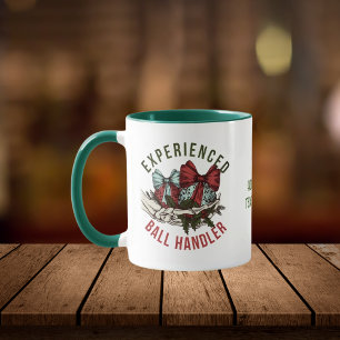 Erfahrener Ball-Handler, Weihnachtsgrün im Skelett Tasse