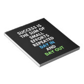 Erfolg ist die Summe der kleinen Anstrengungen Notizblock (angewinkelt)