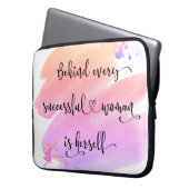 Erfolgreiche Frau, rosa Ombre Wasserfarbe Typograf Laptopschutzhülle (Vorderseite Links)