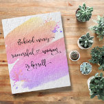 Erfolgreiche Woman Chic Pink Watercolor Typografie Puzzle<br><div class="desc">"Hinter jeder erfolgreichen Frau steht sich selbst." Wer braucht also Prinz Charming? Machen Sie sich "fröhlich immer danach" und umarmen Sie "Girl Power", wann immer Sie an diesem stilvollen, farbenfrohen, inspirierenden feministischen Puzzle arbeiten, mit einer handgeschriebenen Schrift, die eine gelbe, pfirsichfarbene, rosa und lila, ombre Aquarell überragt. Ein tolles Geschenk...</div>