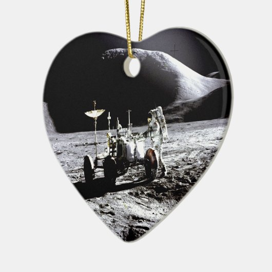 Erforschen Sie und die Keramikornament (Links)