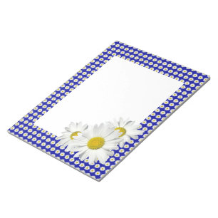 Erfrischende White Daisies Notizblock