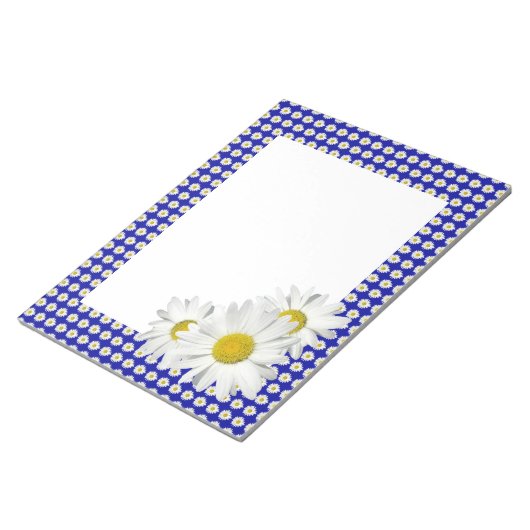 Erfrischende White Daisies Notizblock (angewinkelt)