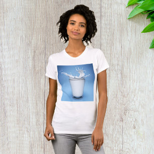 Erfrischender Milchsplash im Glas T-Shirt