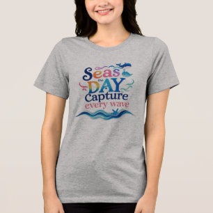 Ergreife den Tag – Wale & Wellen Edition Tri-Blend Shirt