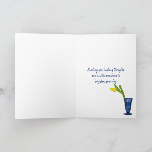 Erhalten Sie wohle bald gelbe Tulpe im blauen Glas Karte (Innenseite)