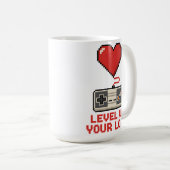 Erhöhe Deine Liebe, Retro-Pixel-Gaming-Design Kaffeetasse (VorderseiteRechts)