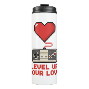Erhöhe Deine Liebe, Retro-Pixel-Gaming-Design Thermosbecher