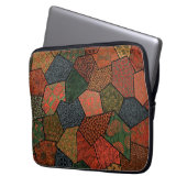 Erhöhen Sie Ihren Stil mit der farbenfrohen Polygo Laptopschutzhülle (Vorderseite Links)