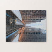 Erhöhte Schiene in im Stadtzentrum gelegenem Puzzle (Horizontal)