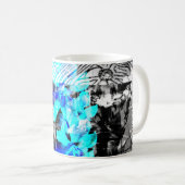 "Erhöhter Fokus" Kaffeetasse abstrakte Kunst von D (VorderseiteRechts)