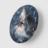 Erhöhter Haifischmund offen Runde Wanduhr (Winkel)