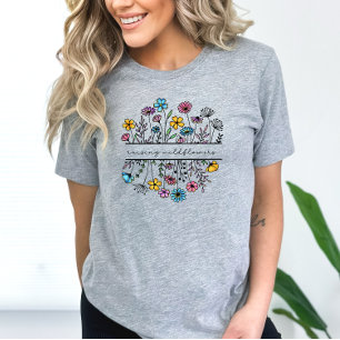 Erhöhung der Wildblumen Farbige Mama der Blüte/Mut T-Shirt