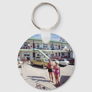 Erholungs-Bucht-Motel in den sechziger Jahren Schlüsselanhänger