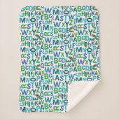 Eric Carle | Blaue und grüne Alphabet Muster Sherpadecke (Vorderseite)