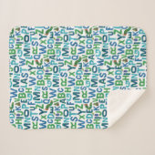 Eric Carle | Blaue und grüne Alphabet Muster Sherpadecke (Vorderseite (Horizontal))