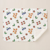 Eric Carle | Raupe- und Fruchtmuster Sherpadecke (Vorderseite (Horizontal))