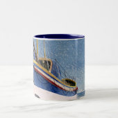 Eric Ravilious - Rettungsboot bei Adelburgh Zweifarbige Tasse (Mittel)
