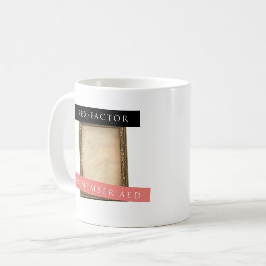 Erinnern Sie sich an AED, die schlichte Tasse (Vorderseite Links)