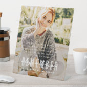 Erinnern Sie sich an das moderne, einfache und ele Sockelschild (In Situ)