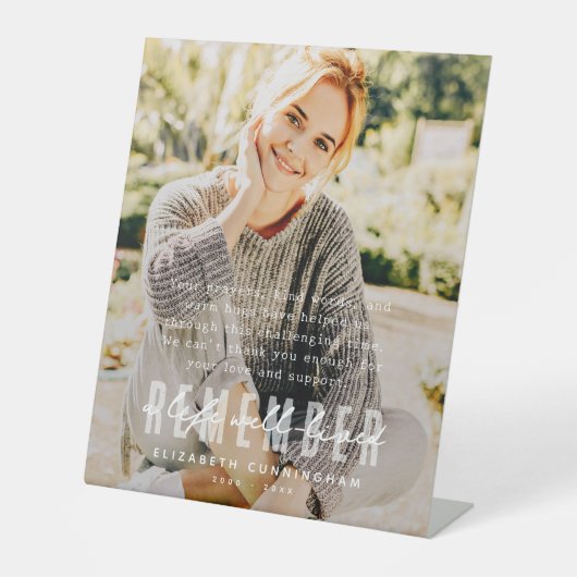 Erinnern Sie sich an das moderne, einfache und ele Sockelschild (Vorderseite)