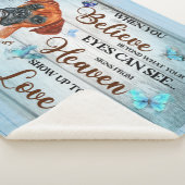 Erinnern Sie sich an den Boxer, wenn es um das lie Sherpadecke (3/4)