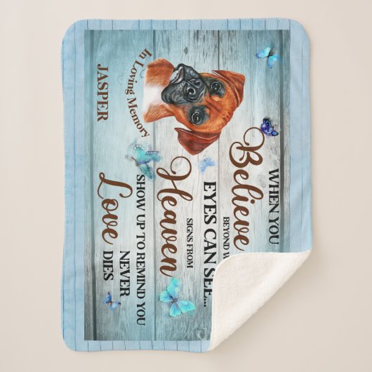 Erinnern Sie sich an den Boxer, wenn es um das lie Sherpadecke (Vorderseite)