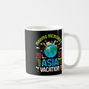 Erinnerungen in Asien-Urlaub 2025 Reise-Paar Kaffeetasse
