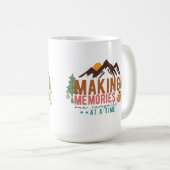 Erinnerungen machen - Ein Campingplatz zur selben  Kaffeetasse (VorderseiteRechts)