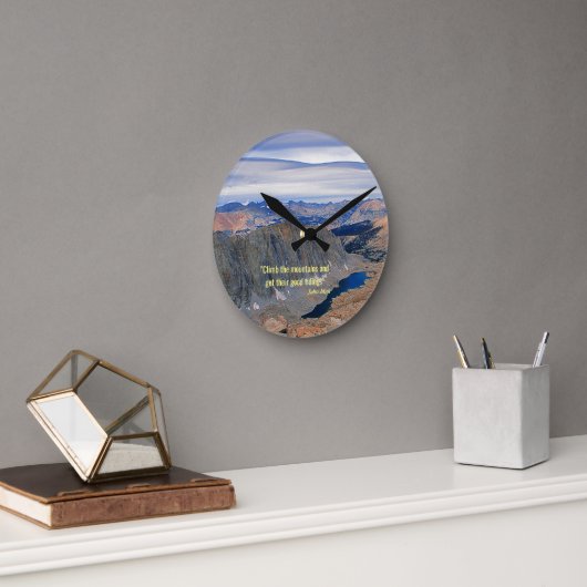 Erklimme die Berge Runde Wanduhr (Büro)