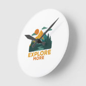 Erkunden Sie mehr - Retro Mountain & Forest Advent Runde Wanduhr (Winkel)