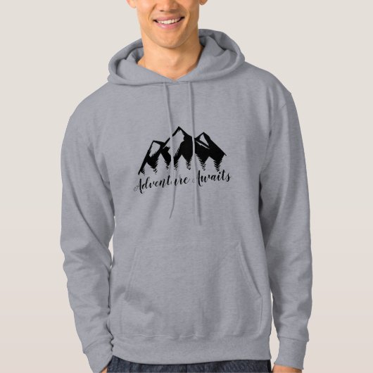 Erlebnis erwartet Berge und Waldbäume Hoodie (Vorderseite)