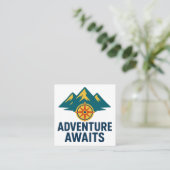 Erlebnis wartet - Mountain & Compass Car Decal Quadratische Visitenkarte (Stehend Vorderseite)