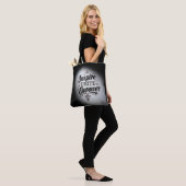 Erleuchten und Stärken – Traditionell Tasche (Am Model)