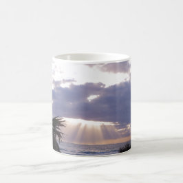 Erleuchtete Ozeane am frühen Morgen Kaffeetasse