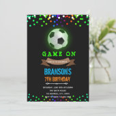 Erleuchtung der Einladung zum dunklen Fußball (Stehend Vorderseite)