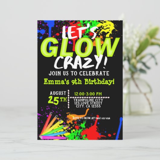 Erleuchtung im dunklen kosmischen Jump & Neon-Part Einladung (Stehend Vorderseite)