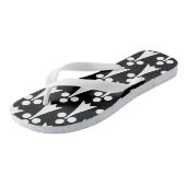 Ermine Pattern, mittelalterliches Muster, weiß auf Badesandalen (Schrägansicht)