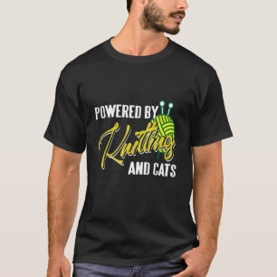 Ermöglicht Durch Stricken Und Katzen   Strick Gesc T-Shirt