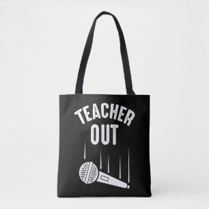 Ermüdete Lehrerin aus dem Mic Drop Rente Tasche