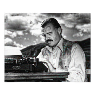 Ernest Hemingway bei seiner Schreibmaschine Fotodruck